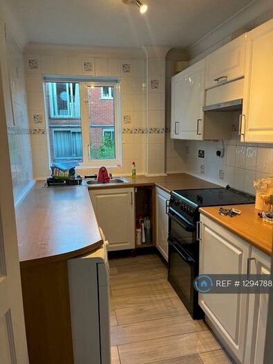 2 Bedroom Maisonette To Rent In Fleet Way, Didcot, OX11