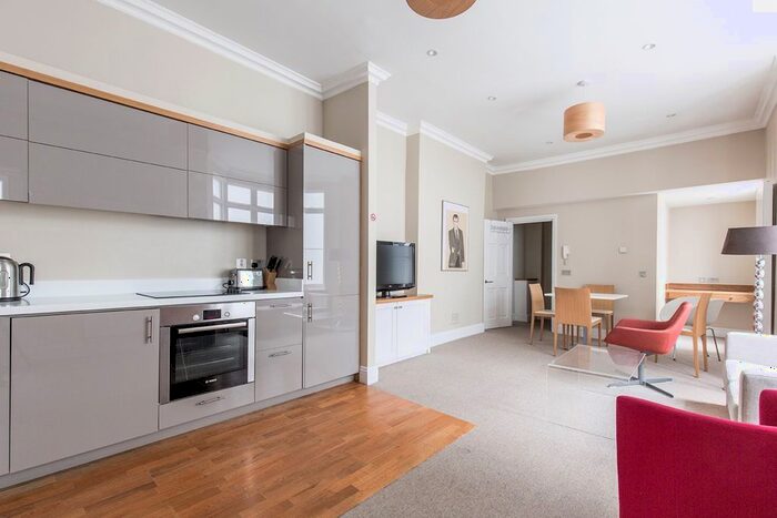 2 Bedroom Flat To Rent In Gloucester Place, London, W1U