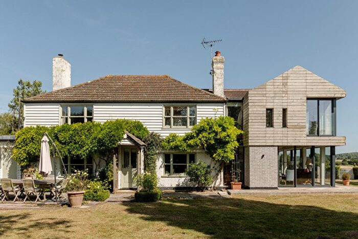 5 Bedroom Detached House For Sale In Lavington House, Naccolt, Kent, TN25