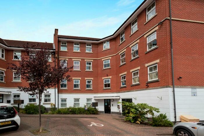 2 Bedroom Apartment To Rent In Bell Chase, Aldershot, GU11