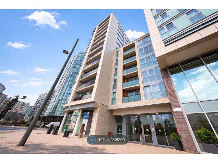 3 Bedroom Flat To Rent In London, London, E15