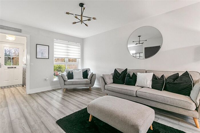 3 Bedroom Terraced House For Sale In Castlegate Lane, Dumbarton, G82