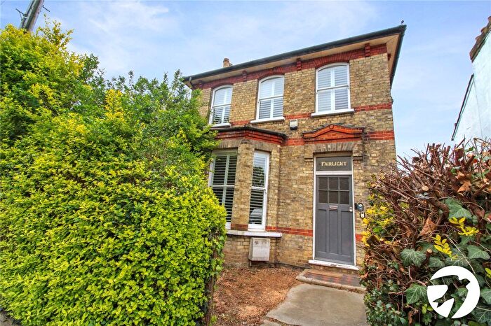 3 Bedroom Detached House To Rent In Whitehill Road, Gravesend, DA12