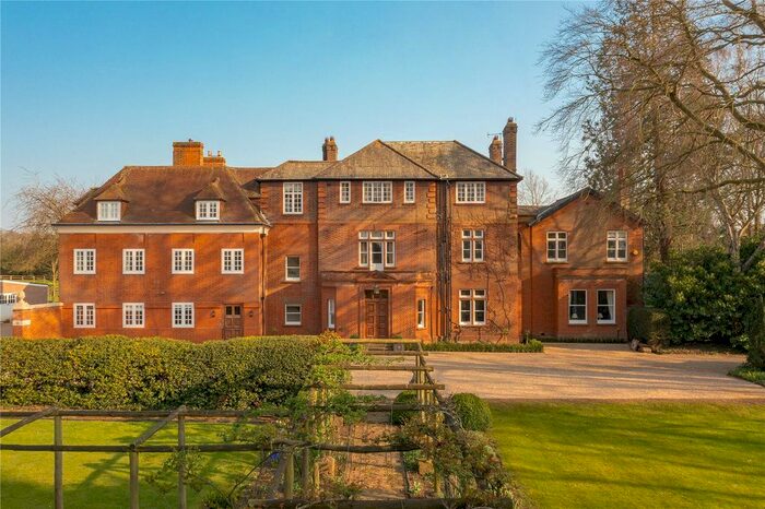 8 Bedroom Detached House For Sale In Bury Road, Newmarket, Suffolk, CB8