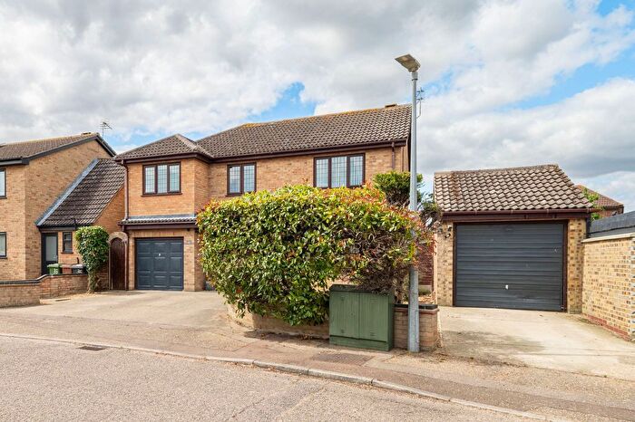 4 Bedroom Detached House For Sale In Clydesdale Rise, Bradwell, NR31
