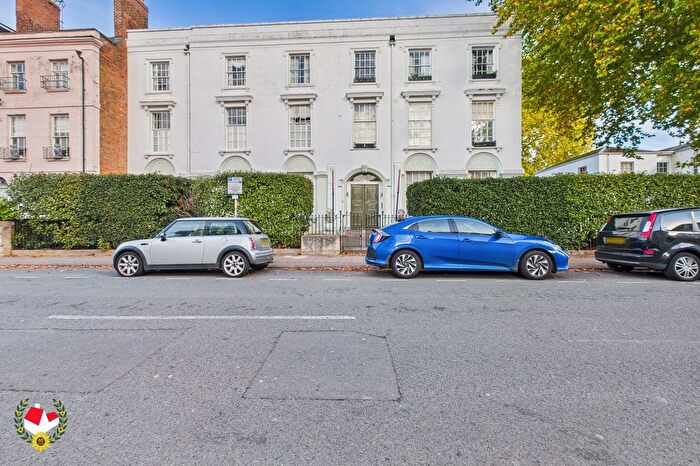 2 Bedroom Flat For Sale In Spa Road, Ribston Hall, GL1