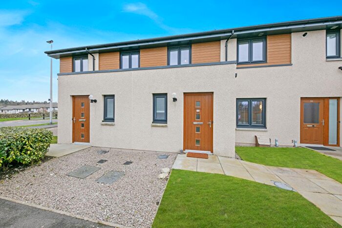 2 Bedroom Maisonette To Rent In Maidencraig Court, Aberdeen, AB15