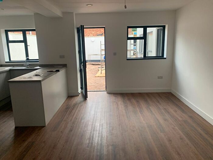 2 Bedroom Flat To Rent In Humberstone Road, Leicester, LE5