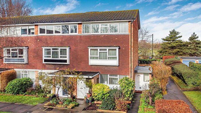 2 Bedroom Maisonette For Sale In Perryfield Way, Richmond, TW10
