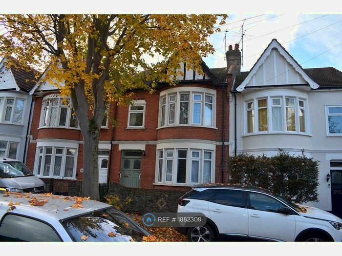 3 Bedroom Terraced House To Rent In Inverness Avenue, Westcliff-On-Sea, SS0