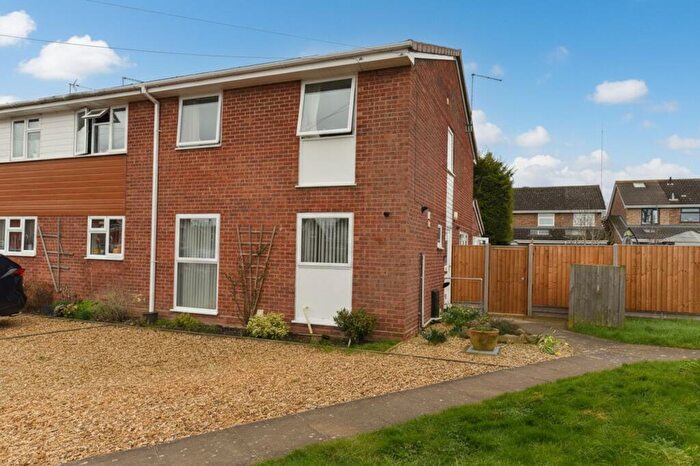 4 Bedroom Semi Detached House For Sale In Osier Holt, Colne, PE28