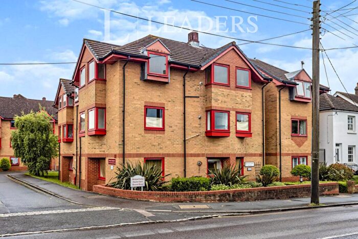 2 Bedroom Flat To Rent In Walstead Lodge, Franklynn Road, RH16
