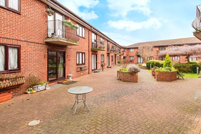 1 Bedroom Apartment For Sale In Chancery Court (Dartford), Dartford, DA1