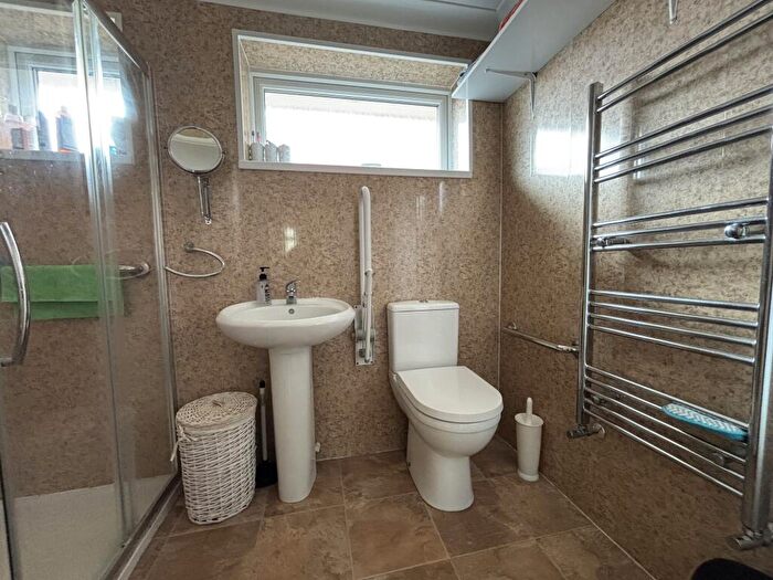 3 Bedroom Detached Bungalow For Sale In Redcliffe Road, Swanage, Dorset, BH19 - Photo 11