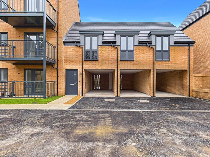 2 Bedroom Coach House To Rent In Brook Close, Swindon, SN3