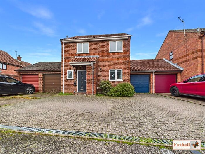 3 Bedroom Link Detached House For Sale In Worcester Road, Ipswich, IP3