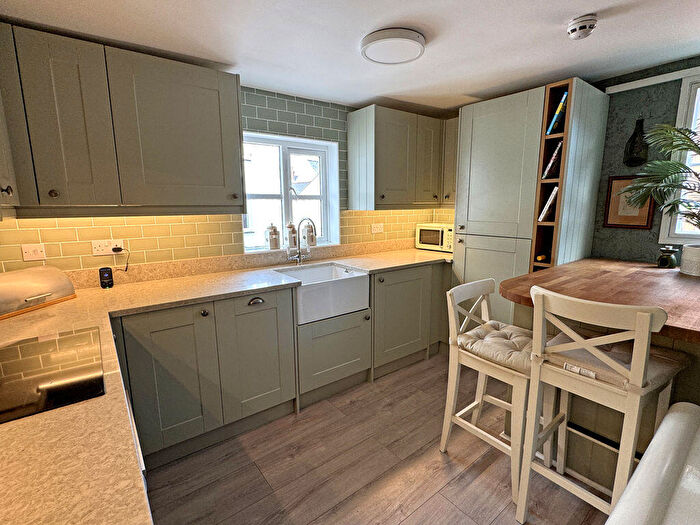 1 Bedroom Flat For Sale In High Street, Sidmouth, EX10