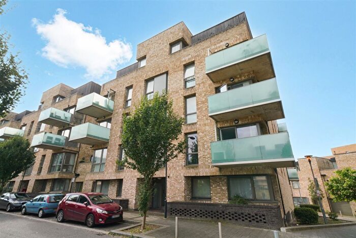 2 Bedroom Flat To Rent In Hilltop Avenue, London, NW10