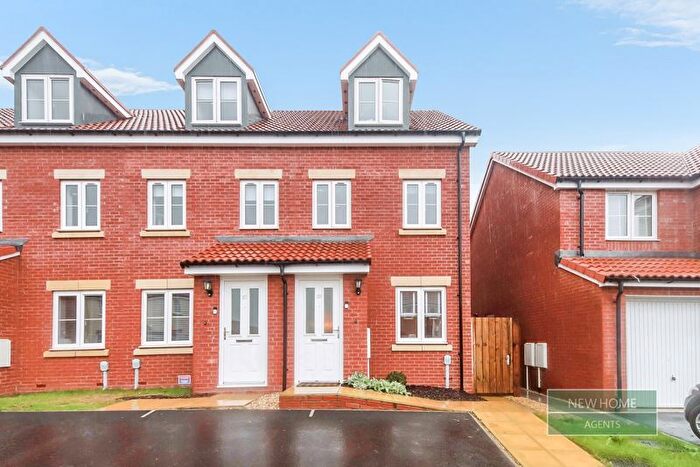 3 Bedroom End Of Terrace House For Sale In Bullion Grove, North Petherton, Bridgwater, TA6