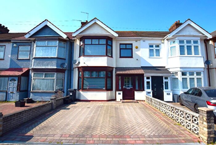 5 Bedroom Terraced House To Rent In Aldborough Road South, Ilford, IG3