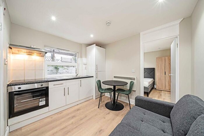 1 Bedroom Flat To Rent In Cheniston Gardens, Kensington, W8