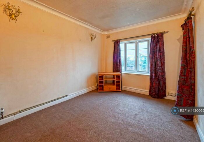 1 Bedroom Flat To Rent In Kings Drive, Wembley Park, HA9