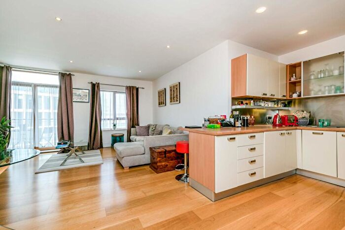 2 Bedroom Flat For Sale In Trinity Gate, Epsom Road, Guildford, Surrey, GU1