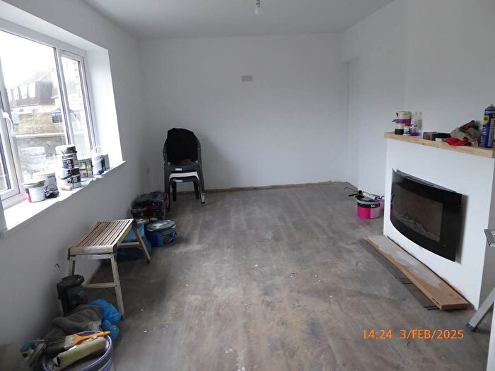 4 Bedroom Property To Rent In Crispin Avenue, Carmarthen, SA31