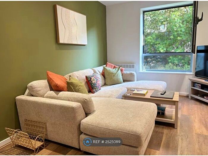 1 Bedroom Flat To Rent In Gotts Road, Leeds, LS12