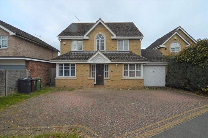 4 Bedroom House To Rent In Long Fallow, St Albans, AL2