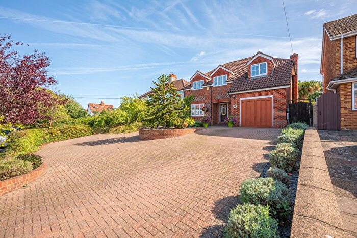 4 Bedroom Detached House For Sale In Old Chapel Road, Crockenhill, Kent, BR8