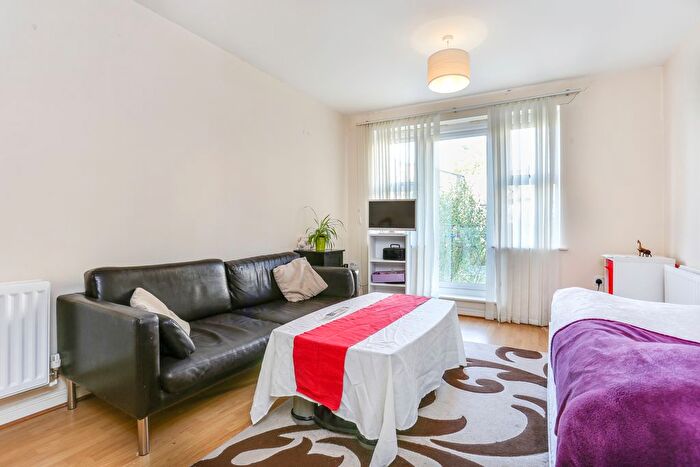 1 Bedroom Flat To Rent In Bridge Court, South Harrow, HA2