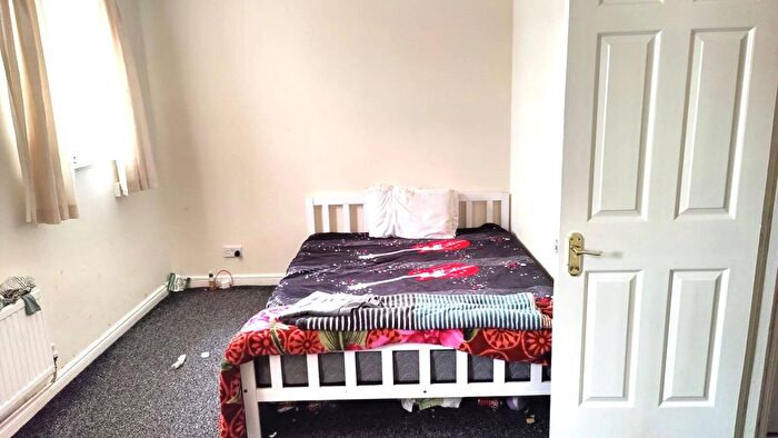 4 Bedroom Terraced House To Rent In Tollgate Road, London, E6