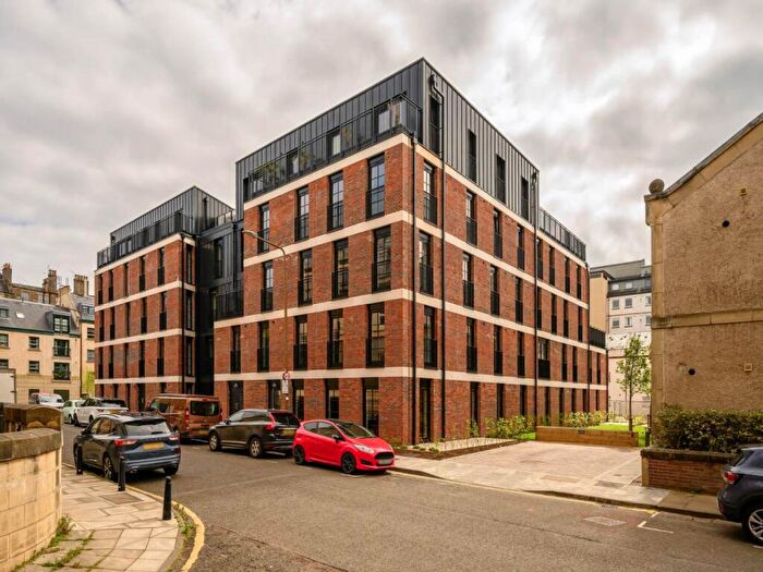 2 Bedroom Flat To Rent In Henderson Place, New Town, Edinburgh, EH3