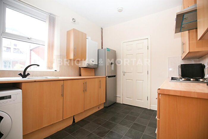 4 Bedroom Maisonette To Rent In Heaton Road, Heaton, Newcastle Upon Tyne, NE6