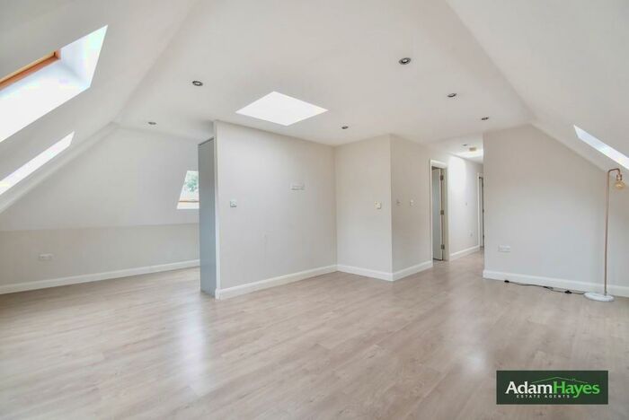 2 Bedroom Apartment To Rent In Lambert Way, North Finchley, N12