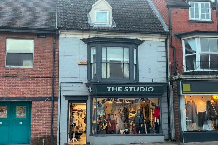 2 Bedroom Flat To Rent In The Square, Kenilworth, CV8