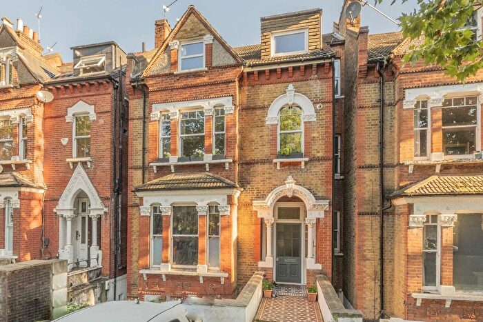 2 Bedroom Flat To Rent In Christchurch Road, London, SW2