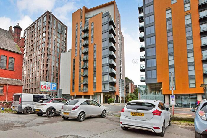 2 Bedroom Flat To Rent In Skyline Central, Goulden Street, M4