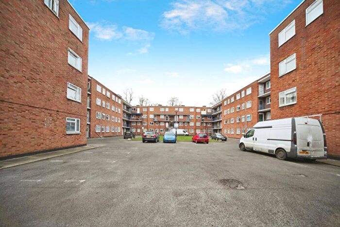 Studio To Rent In High Street South, Dunstable, LU6