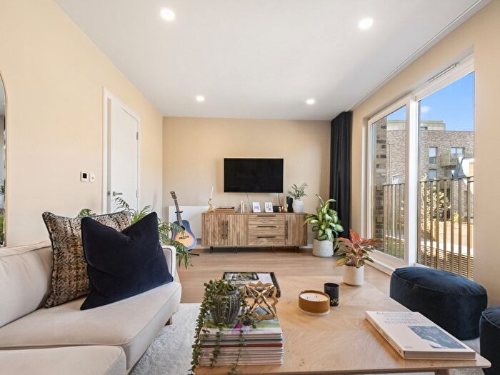 5 Bedroom Terraced House To Rent In Wilna Road, London, SW18