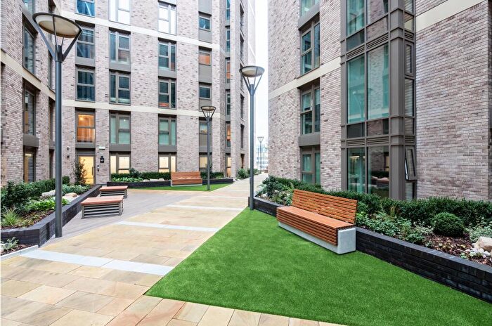 2 Bedroom Flat To Rent In Apo The Holloway, Blucher Street, Birmingham, B1