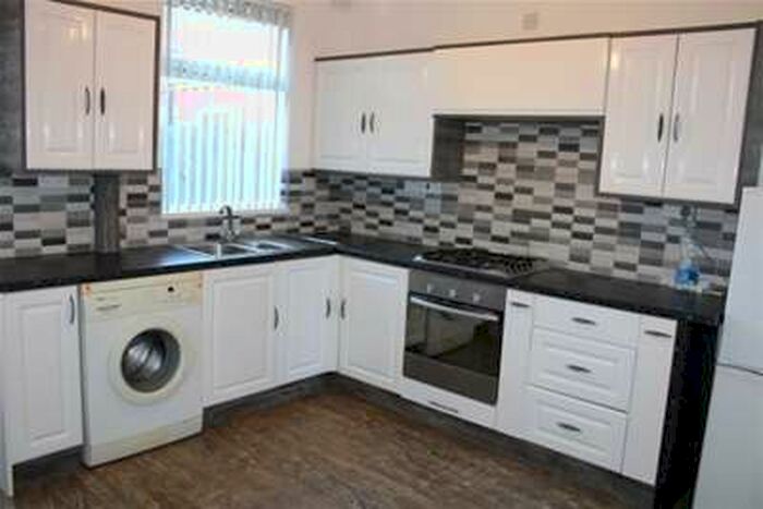 2 Bedroom House To Rent In Fox Crescent, Fernley Road, Sparkhill, B11