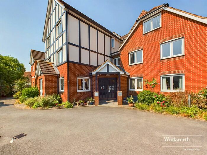 1 Bedroom Garage / Parking To Rent In Priory Court, Priory Avenue, Caversham, Reading, RG4