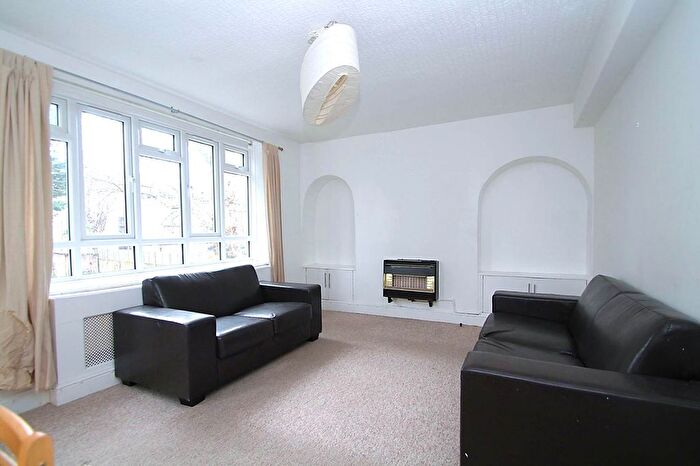 4 Bedroom Property To Rent In London, SW2
