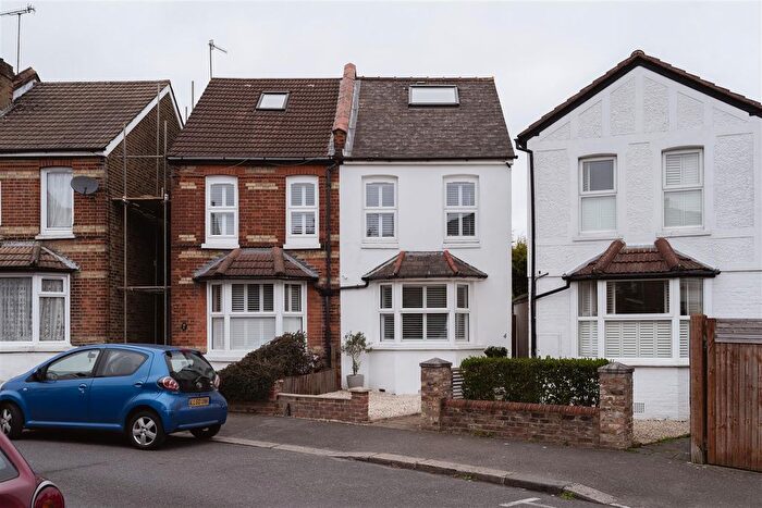 3 Bedroom Semi Detached House For Sale In Gordon Road, Redhill, RH1