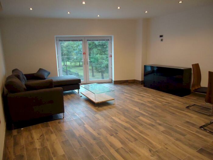 2 Bedroom Flat To Rent In New Briggate, Leeds, West Yorkshire, Uk, LS1