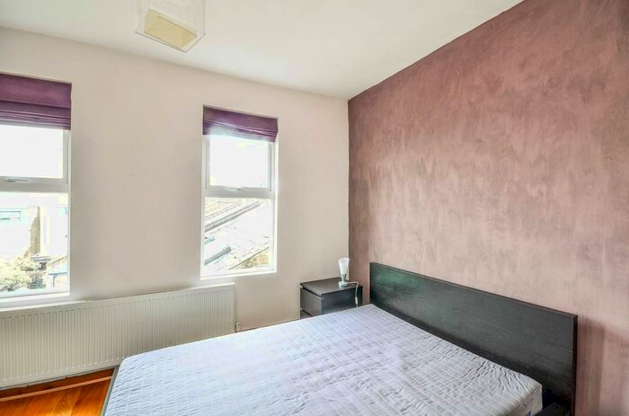 1 Bedroom Flat To Rent In Drayton Park, Highbury, London, N5