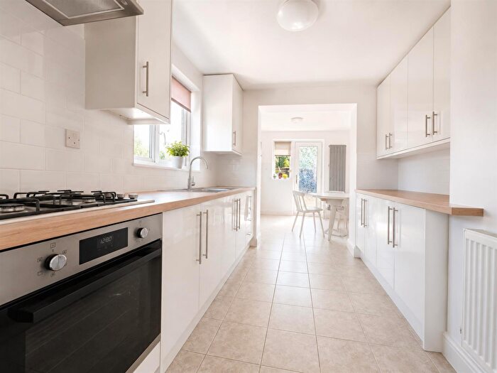 4 Bedroom Semi-Detached House To Rent In Merrow Close, Portchester, Fareham, PO16