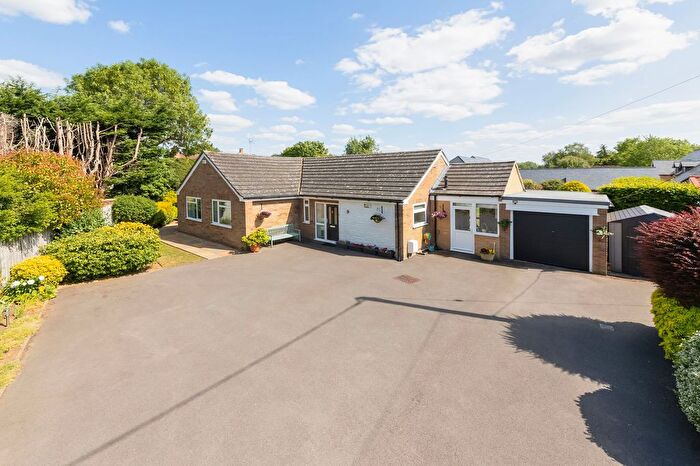 3 Bedroom Detached House For Sale In White House Close, Shippon, OX13